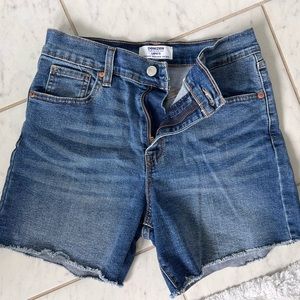 LEVI’S-Denizen-Women’s Vintage HIGH-RISE 5” Belle Beach shorts. SZ 2 W26